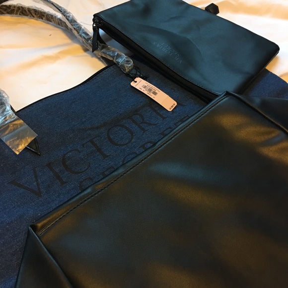 NWT✨Victoria’s Secret Tote w/ Makeup Bag 🖤 - Picture 4 of 5